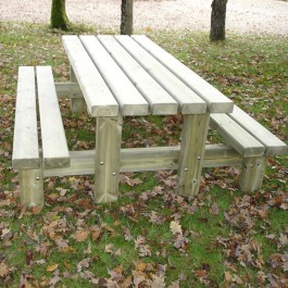 Table de pique-nique en bois RUSTIQUE adaptée PMR